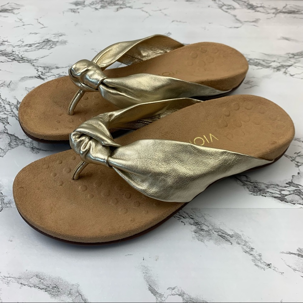 Vionic Pippa Gold Thong Sandals Size 6